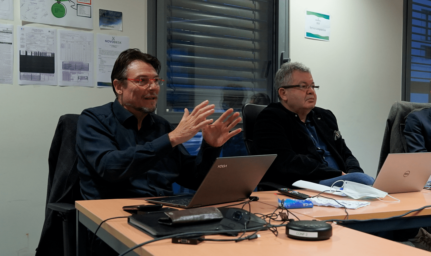 Patrick et Philippe, deux formateurs en pleine discussion avec nos stagiaires