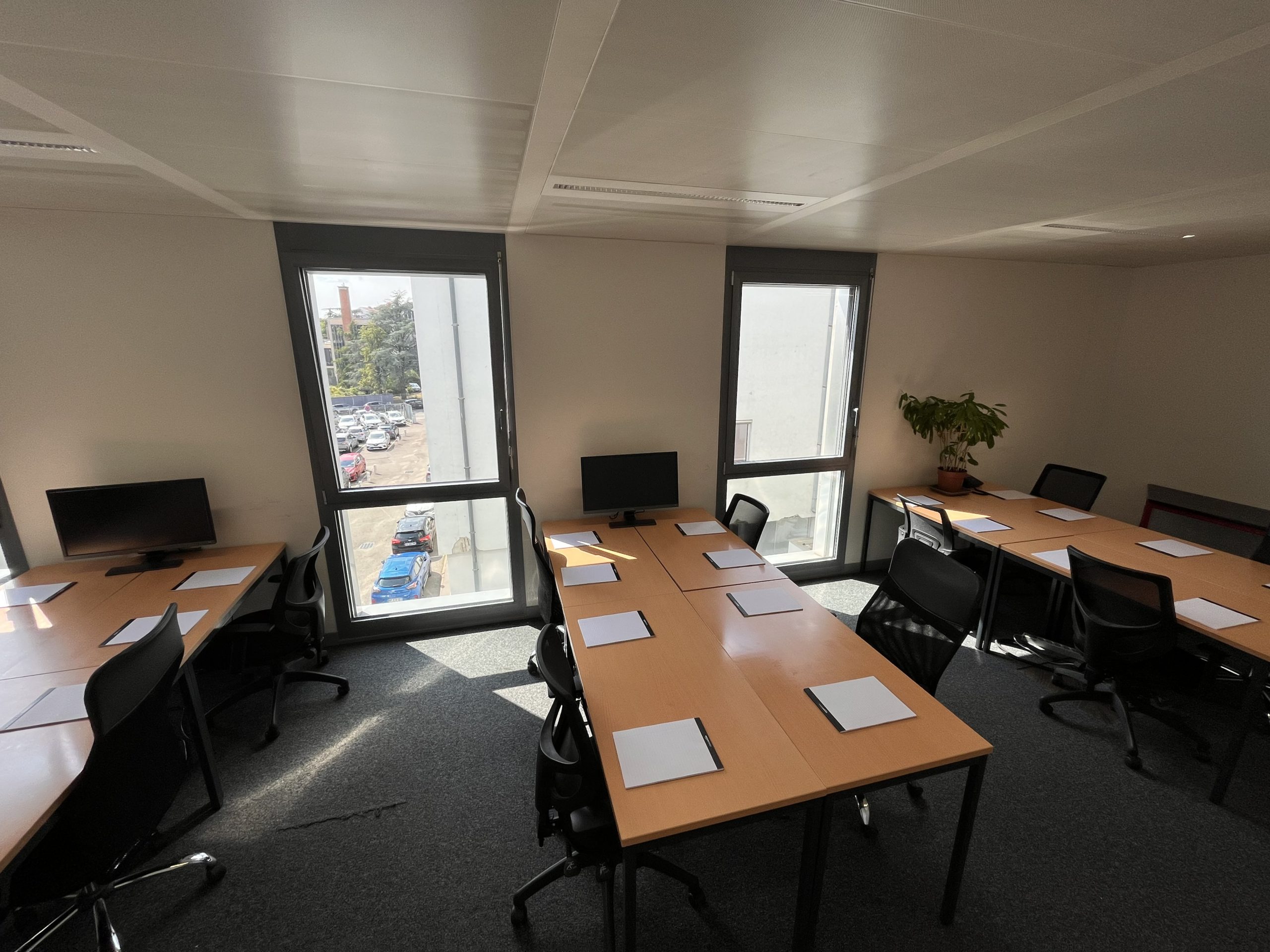 photo-office-1-scaled-1